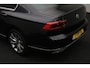 Volkswagen Passat 2.0 TSI R-Line Business + 2020 | Navigatie | Adaptive Cruise Control | Achteruitrij Camera | App Connect | 2 Sleutels | Nationale Autopas NAP | Boekjes | Multifunctioneel Stuurwiel | Digitaal Dashboard
