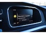 Volvo V40 T4 190PK Business Sport R-Design / Navigatie / Trekhaak / Leren bekleding / Stoelverwarming / Parkeersensoren v+a / Panoramadak / Achteruitrijcamera / Privacy Glass