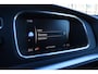 Volvo V40 T4 190PK Business Sport R-Design / Navigatie / Trekhaak / Leren bekleding / Stoelverwarming / Parkeersensoren v+a / Panoramadak / Achteruitrijcamera / Privacy Glass