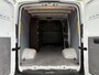 Volkswagen Crafter 35 2.0 TDI L3H2 Highline | Dubbellucht | Navigatie | Massagestoel | Trekhaak | Carplay
