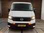Volkswagen Crafter 35 2.0 TDI L3H2 Highline | Dubbellucht | Navigatie | Massagestoel | Trekhaak | Carplay