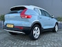 Volvo XC40 2.0 T4 Momentum | Amazon Blue | Trekhaak | BLIS | Camera | Memory | Stoel & stuurverwarming |