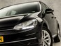 Volkswagen Golf 1.0 TSI Highline Sportline Automaat (APPLE CARPLAY, GROOT NAVI, STOELVERWARMING, GETINT GLAS, ALCANTARA, ADAPTIVE CRUISE, SPORTSTOELEN, LM VELGEN, PARKEERSENSOREN, NIEUWSTAAT)