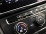 Volkswagen Golf 1.0 TSI Highline Sportline Automaat (APPLE CARPLAY, GROOT NAVI, STOELVERWARMING, GETINT GLAS, ALCANTARA, ADAPTIVE CRUISE, SPORTSTOELEN, LM VELGEN, PARKEERSENSOREN, NIEUWSTAAT)