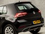 Volkswagen Golf 1.0 TSI Highline Sportline Automaat (APPLE CARPLAY, GROOT NAVI, STOELVERWARMING, GETINT GLAS, ALCANTARA, ADAPTIVE CRUISE, SPORTSTOELEN, LM VELGEN, PARKEERSENSOREN, NIEUWSTAAT)