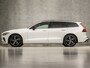 Volvo V60 2.0 T8 Twin Engine AWD Polestar Engineered 405Pk (PANORAMADAK, APPLE CARPLAY, MEMORY SEATS, LEDER, HARMAN/KARDON, TREKHAAK, CAMERA, ADAPTIVE CRUISE, GETINT GLAS, NIEUWSTAAT)