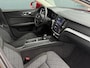 Volvo V60 2.0 B3 Essential | Achterbank verwarmd | Achteruitrijcamera | Cruise control