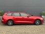 Volvo V60 2.0 B3 Essential | Achterbank verwarmd | Achteruitrijcamera | Cruise control