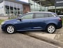 Renault Megane Estate 1.3 TCe 140 PK Limited / Apple Carplay - Android Auto / Keyless / Parkeerksensoren. Achter / 16'' LMV /