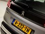 Peugeot 3008 1.2 PureTech Sport Automaat (APPLE CARPLAY, GROOT NAVI, LEDER, STOELVERWARMING, SPORTSTOELEN, LED KOPLAMPEN, CRUISE, KEYLESS, NIEUWSTAAT)