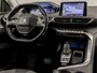 Peugeot 3008 1.2 PureTech Sport Automaat (APPLE CARPLAY, GROOT NAVI, LEDER, STOELVERWARMING, SPORTSTOELEN, LED KOPLAMPEN, CRUISE, KEYLESS, NIEUWSTAAT)
