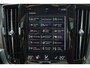 Volvo V90 B4 Inscription - Panorama/schuifdak - IntelliSafe Assist & Surround - 360º Camera - Harman/Kardon audio - Adaptieve LED koplampen - Verwarmde voorstoelen, stuur & achterbank - Parkeersensoren voor & achter - Elektr. bedienb. voorstoelen met geheugen - Head up display - Standkachel - Elektr. inklapbare trekhaak - 18' LMV