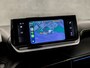 Peugeot 2008 1.2 PureTech GT-Line Automaat (APPLE CARPLAY, GROOT NAVI, 360 CAMERA, ZWART HEMEL, SPORTSTOELEN, LEDER, CRUISE, GETINT GLAS, NIEUWSTAAT)