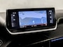 Peugeot 2008 1.2 PureTech GT-Line Automaat (APPLE CARPLAY, GROOT NAVI, 360 CAMERA, ZWART HEMEL, SPORTSTOELEN, LEDER, CRUISE, GETINT GLAS, NIEUWSTAAT)
