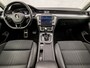 Volkswagen Passat Alltrack 2.0 TSI 4 Motion 221Pk Automaat (APPLE CARPLAY, NAVIGATIE, CLIMATE, STUUR/STOELVERWARMING, SPORTSTOELEN, CAMERA, ADAPTIVE CRUISE, TREKHAAK, NIEUWSTAAT)