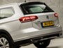 Volkswagen Passat Alltrack 2.0 TSI 4 Motion 221Pk Automaat (APPLE CARPLAY, NAVIGATIE, CLIMATE, STUUR/STOELVERWARMING, SPORTSTOELEN, CAMERA, ADAPTIVE CRUISE, TREKHAAK, NIEUWSTAAT)