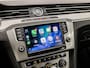 Volkswagen Passat Alltrack 2.0 TSI Alltrack 4 Motion 221Pk Automaat (APPLE CARPLAY, NAVIGATIE, CLIMATE, STUUR/STOELVERWARMING, SPORTSTOELEN, CAMERA, ADAPTIVE CRUISE, TREKHAAK, NIEUWSTAAT)