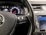 Volkswagen Passat Alltrack 2.0 TSI Alltrack 4 Motion 221Pk Automaat (APPLE CARPLAY, NAVIGATIE, CLIMATE, STUUR/STOELVERWARMING, SPORTSTOELEN, CAMERA, ADAPTIVE CRUISE, TREKHAAK, NIEUWSTAAT)