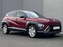 Hyundai Kona 1.0 T-GDI Comfort / Fabrieksgarantie tot 01-2029** / Dealer onderhouden / 1.200 kg trekgewicht / Navigatie / Apple Carplay Android / Climate Control / 17" LM wielen /