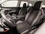 Peugeot 3008 1.2 PureTech Sport Automaat (APPLE CARPLAY, GROOT NAVI, 360 CAMERA, SPORTSTOELEN, LANE ASSIST, CRUISE, NIEUWE APK, NIEUWSTAAT)