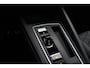 Volkswagen Golf 1.5 eTSI R-LINE | PDC | NAVI | APPLE CARPLAY | STOEL/STUURVERW. |