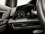 Volkswagen Golf 1.4 eHybrid GTE 245Pk Automaat (APPLE CARPLAY, GROOT NAVI, GETINT GLAS, KEYLESS, SPORTSTOELEN, PARKEERSENSOREN, SFEERVERLICHTING, CRUISE, NIEUWSTAAT)