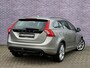 Volvo V60 2.0T Momentum | Youngtimer | 200PK | BLIS | Adaptieve cruise control | Climate control | Trekhaak | Dealer onderhouden | Parkeersensoren vóór en achter |