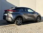 Toyota C-HR 1.8 Hybrid 140 Dynamic / Fabrieksgarantie tot 10 jaar mogelijk  / Stuur-, stoel- en voorruitverwarming / Navigatie / Camera / Climate Control / Apple Carplay/Android auto / 18" LM wielen /