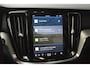Volvo V60 T6 Hybride AWD Ultimate Dark LONG RANGE | Panoramadak | 360 Camera | Stoel + Stuur Verwarmd | Pilot-assist |