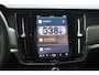 Volvo V90 2.0 T8 Plug-in hybrid AWD Ultra Dark | Head-up Display| Gelaagde zijruiten| 360* Camera| Semi-elektrisch inklapbare trekhaak|