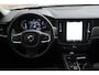 Volvo V90 2.0 T8 Plug-in hybrid AWD Ultra Dark | Head-up Display| Gelaagde zijruiten| 360* Camera| Semi-elektrisch inklapbare trekhaak|