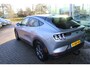 Ford Mustang Mach-E RWD 75 kWh | Trekhaak | Lederen bekleding | Voorruitverwarming | Stoelverwarming | Adaptieve cruise Control | Camera | Electrische achterklep