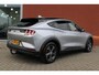 Ford Mustang Mach-E RWD 75 kWh | Trekhaak | Lederen bekleding | Voorruitverwarming | Stoelverwarming | Adaptieve cruise Control | Camera | Electrische achterklep