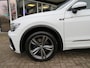 Volkswagen Tiguan 2.0 TSI 4Motion R-Line / Pano / 360 Camera / Head up / Trekhaak / Leder / alle opties !