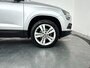 Skoda Karoq 1.0 TSI Ambition Business Aut. | Stoelverwarming | Navigatie | Parkeersensoren | Extra getint glas