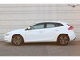 Volvo V40 2.0 T2 Nordic+ | Dealeronderhouden | Parkeerverwarming met timer | Verwambare voorstoelen | Verwarmbare voorruit | Volvo on Call | Adaptief TFT Crystal instrumentenpaneel | Full Led | 18" All Seasonbanden | Dual Zone Climate Control | High Performance Audio