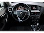 Volvo V40 2.0 T2 Nordic+ | Dealeronderhouden | Parkeerverwarming met timer | Verwambare voorstoelen | Verwarmbare voorruit | Volvo on Call | Adaptief TFT Crystal instrumentenpaneel | Full Led | 18" All Seasonbanden | Dual Zone Climate Control | High Performance Audio