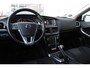 Volvo V40 2.0 T2 Nordic+ | Dealeronderhouden | Parkeerverwarming met timer | Verwambare voorstoelen | Verwarmbare voorruit | Volvo on Call | Adaptief TFT Crystal instrumentenpaneel | Full Led | 18" All Seasonbanden | Dual Zone Climate Control | High Performance Audio
