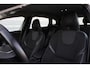 Volvo V40 2.0 T2 Nordic+ | Dealeronderhouden | Parkeerverwarming met timer | Verwambare voorstoelen |  Verwarmbare voorruit | Volvo on Call | Adaptief TFT Crystal instrumentenpaneel | Full Led | 18" All Seasonbanden | Dual Zone Climate Control | High Performance Audio