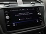 Volkswagen Tiguan 1.5TSI/150PK R-Line Blackstyle DSG · Panoramadak · Apple/Android · Parkeersensoren + Camera