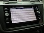 Volkswagen Tiguan 1.5TSI/150PK R-Line Blackstyle DSG · Panoramadak · Apple/Android · Parkeersensoren + Camera