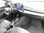 Volkswagen Golf 1.5 eTSI R-Line Edition Automaat - IQ light - Side Assist - Camera - Stoelverwarming