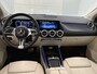 Mercedes-Benz GLA GLA 250e Automaat Luxury Line | Nightpakket | Winterpakket | Panoramadak | Distronic | 360° Camera | Multibeam LED | Burmester 3D Audio | Sfeerverlichting | Stoelverwarming