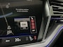 Volkswagen Touareg R 3.0 TSI 462PK E-Hybrid | Luchtvering | Puglia Leder | Panorama | ACC | Trekhaak | 22'' | Stoelventilatie | Nachtzicht | Head-Up | Standkachel | Ergo-Comfort | Sfeerverlichting | 4-Zone Clima | Stuurverwarming | Black-Optic | Dodehoek | Lane-Assist | Carplay | Draadloos Laden | BOVAG Garantie |