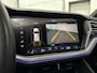 Volkswagen Touareg R 3.0 TSI 462PK E-Hybrid | Luchtvering | Puglia Leder | Panorama | ACC | Trekhaak | 22'' | Stoelventilatie | Nachtzicht | Head-Up | Standkachel | Ergo-Comfort | Sfeerverlichting | 4-Zone Clima | Stuurverwarming | Black-Optic | Dodehoek | Lane-Assist | Carplay | Draadloos Laden | BOVAG Garantie |