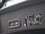 Volvo XC40 2.0 T4 R-Design / Trekhaak / Adapt. cruise / Keyless / Stoelverwarming / Parkeercamera v+a