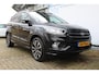 Ford Kuga AWD 1.5 EcoBoost ST Line 183pk | Incl. 12 maanden Garantie | Panorama dak | SONY Audiosysteem | Stoel/stuur verwarming | Achteruitrijcamera | Keyless entry/start | Trekhaak | Parkeersensoren V+A | Cruise controle | Climate controle | Navigatie | Apple CarPlay/Android Auto | LED Koplampen | Origineel NL Auto | NAP |