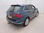 Volkswagen Tiguan 1.5 TSI Life Business 150 PK | Apple Carplay | Achteruitrijcamera | Panoramadak | Trekhaak | Digital Cockpit Pro | Stuurwielverwarming | Navigatie | Stoelverwarming | Ergo-Active Voorstoelen | Massage Functie | LED Verlichting | Keyless |