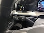 Volkswagen Golf 1.0 TSI Life 110 PK | Apple Carplay | Parkeersensoren | Sfeerverlichting | Climate Control | Digital Cockpit Pro | LED Verlichting | Lichtmetalen Velgen | Navigatie | Lendensteunen Voorzijde | Keyless Go | Rijstrookhulp | DAB Radio |