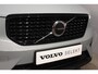 Volvo XC40 B4 211PK Automaat Plus Dark / Navigatie / Adaptive Cruise / Harman Kardon / Stuur- & Stoelverwarming / Elektrische achterklep / Achteruitrijcamera / Elektrische stoelverst. met geheugen / Trekhaak